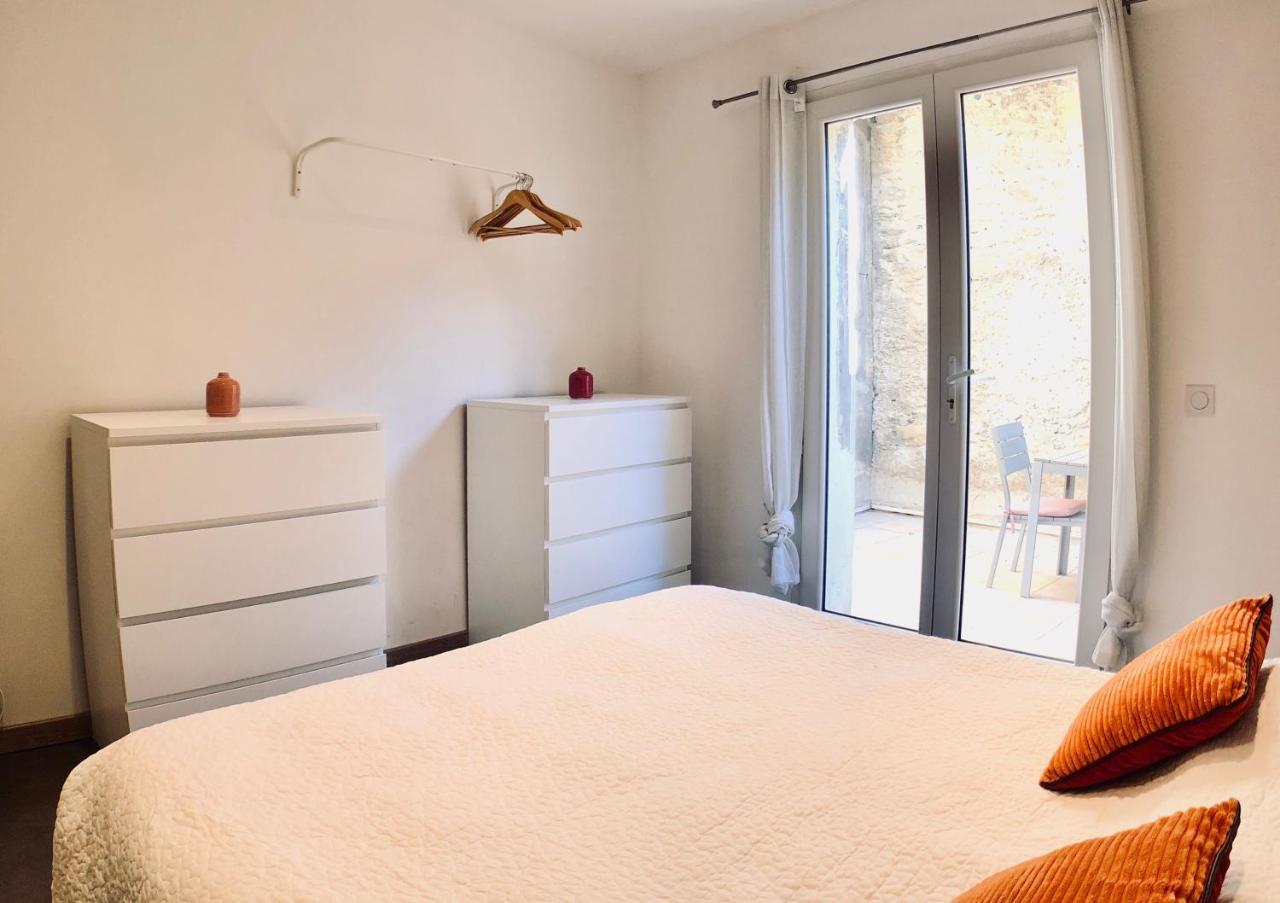 Appartements Entre Provence Et Camargue Tarascon Exteriör bild