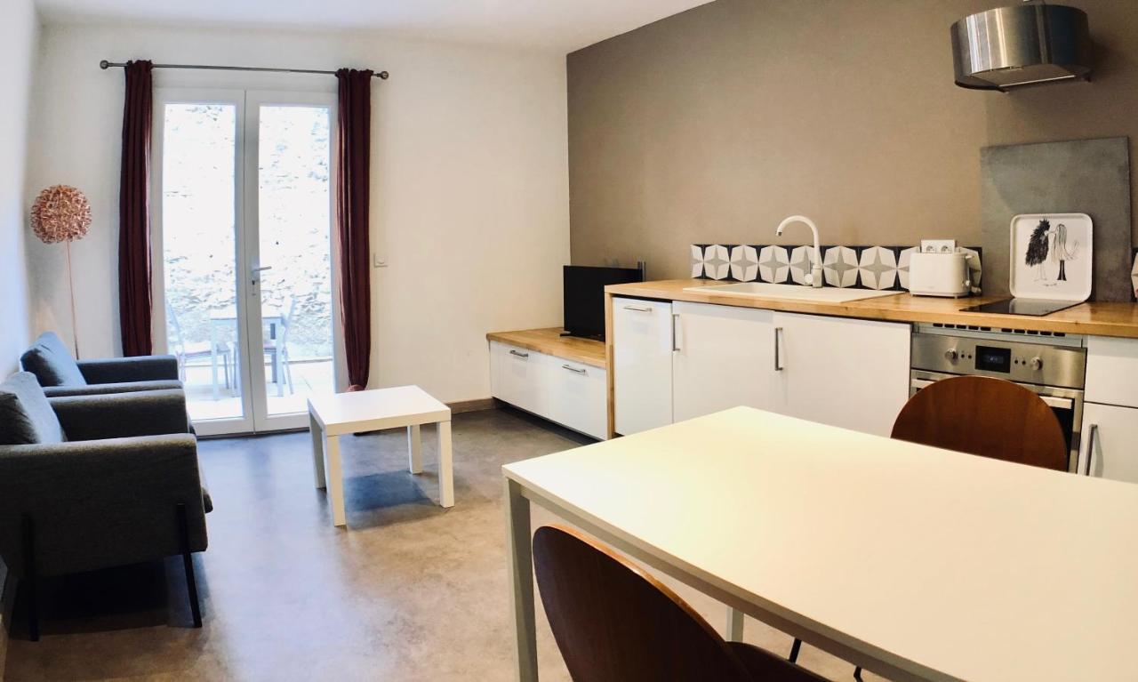 Appartements Entre Provence Et Camargue Tarascon Exteriör bild