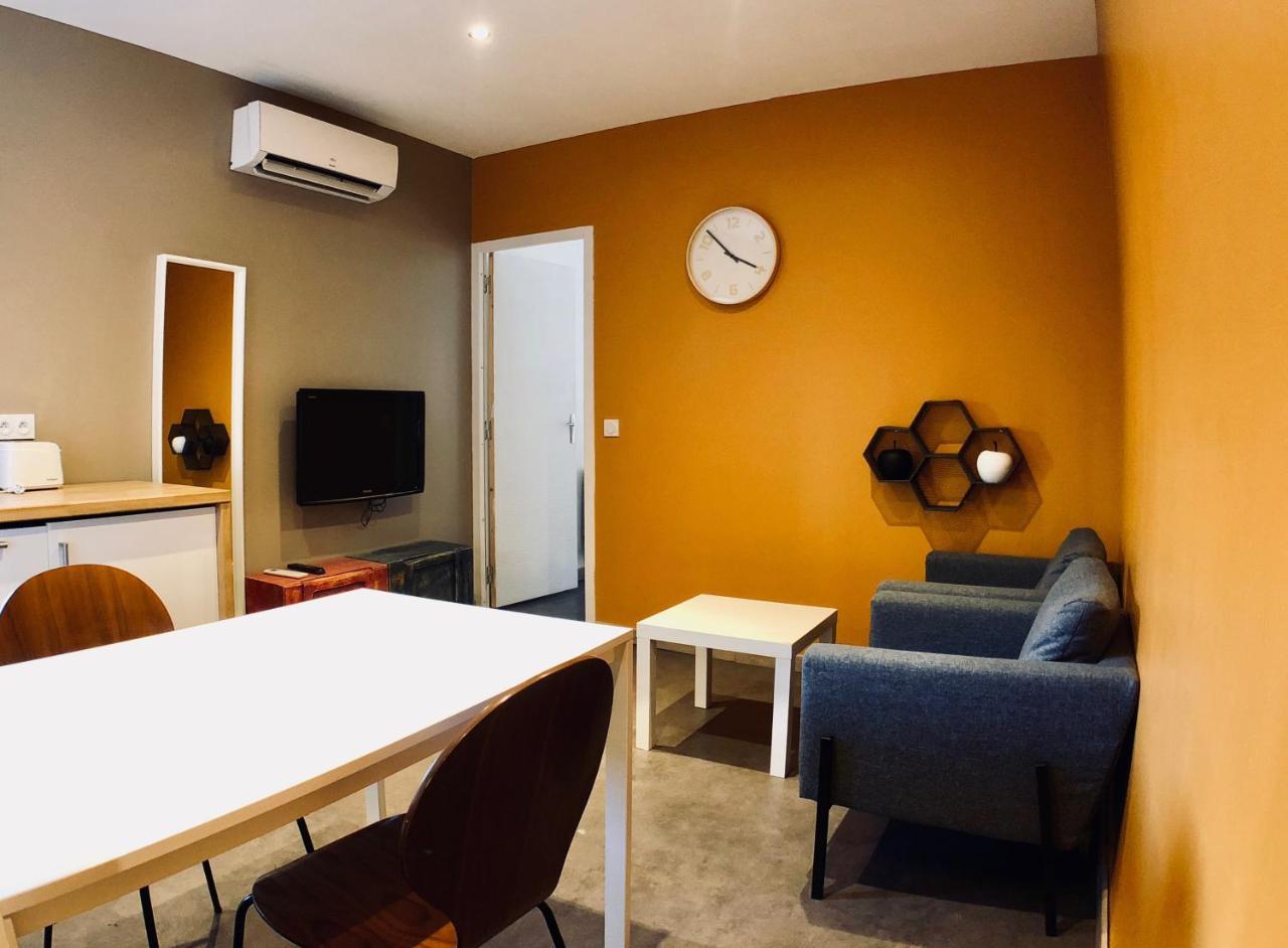Appartements Entre Provence Et Camargue Tarascon Exteriör bild